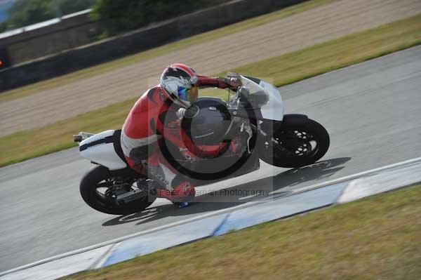 Motorcycle action photographs;Trackday digital images;donington;donington park leicestershire;donington photographs;event digital images;eventdigitalimages;no limits trackday;peter wileman photography;trackday;trackday photos