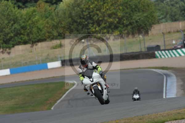 Motorcycle action photographs;Trackday digital images;donington;donington park leicestershire;donington photographs;event digital images;eventdigitalimages;no limits trackday;peter wileman photography;trackday;trackday photos