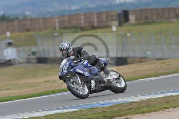 Motorcycle action photographs;Trackday digital images;donington;donington park leicestershire;donington photographs;event digital images;eventdigitalimages;no limits trackday;peter wileman photography;trackday;trackday photos