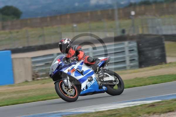 Motorcycle action photographs;Trackday digital images;donington;donington park leicestershire;donington photographs;event digital images;eventdigitalimages;no limits trackday;peter wileman photography;trackday;trackday photos