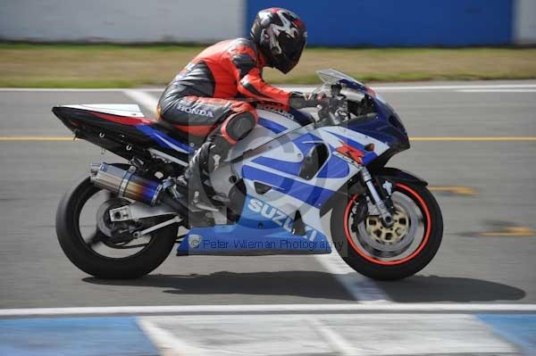 Motorcycle action photographs;Trackday digital images;donington;donington park leicestershire;donington photographs;event digital images;eventdigitalimages;no limits trackday;peter wileman photography;trackday;trackday photos