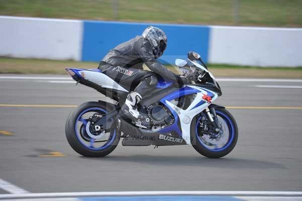 Motorcycle action photographs;Trackday digital images;donington;donington park leicestershire;donington photographs;event digital images;eventdigitalimages;no limits trackday;peter wileman photography;trackday;trackday photos