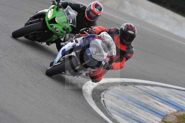 Motorcycle action photographs;Trackday digital images;donington;donington park leicestershire;donington photographs;event digital images;eventdigitalimages;no limits trackday;peter wileman photography;trackday;trackday photos