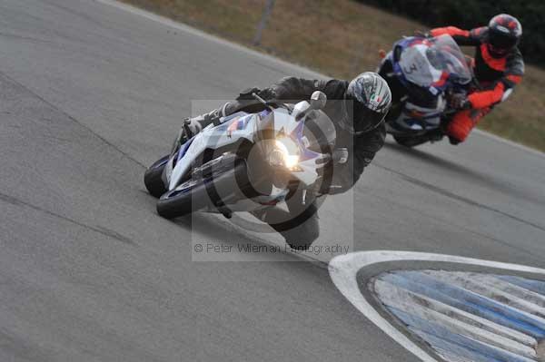 Motorcycle action photographs;Trackday digital images;donington;donington park leicestershire;donington photographs;event digital images;eventdigitalimages;no limits trackday;peter wileman photography;trackday;trackday photos