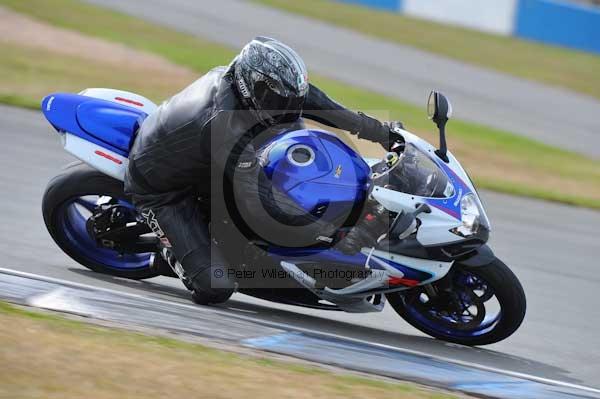 Motorcycle action photographs;Trackday digital images;donington;donington park leicestershire;donington photographs;event digital images;eventdigitalimages;no limits trackday;peter wileman photography;trackday;trackday photos