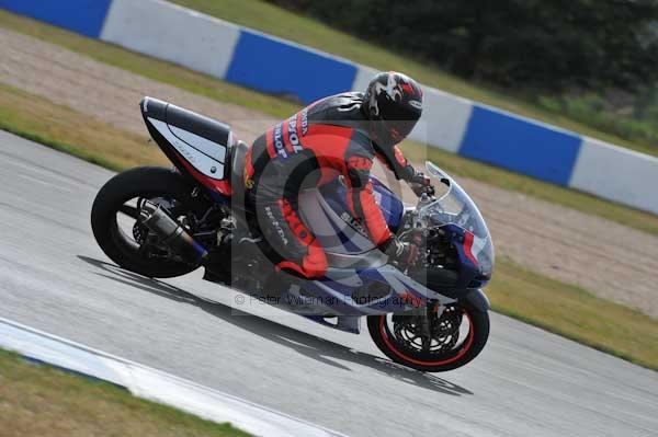 Motorcycle action photographs;Trackday digital images;donington;donington park leicestershire;donington photographs;event digital images;eventdigitalimages;no limits trackday;peter wileman photography;trackday;trackday photos