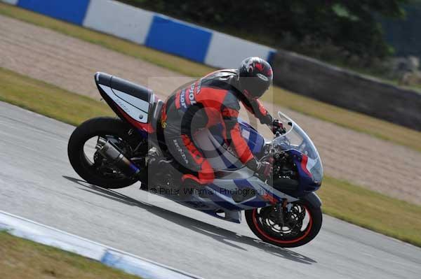 Motorcycle action photographs;Trackday digital images;donington;donington park leicestershire;donington photographs;event digital images;eventdigitalimages;no limits trackday;peter wileman photography;trackday;trackday photos