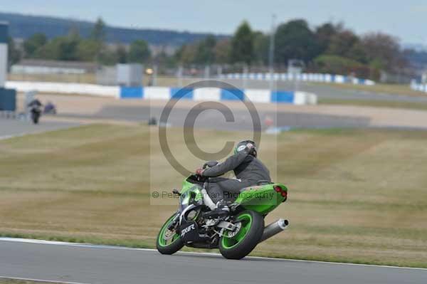 Motorcycle action photographs;Trackday digital images;donington;donington park leicestershire;donington photographs;event digital images;eventdigitalimages;no limits trackday;peter wileman photography;trackday;trackday photos