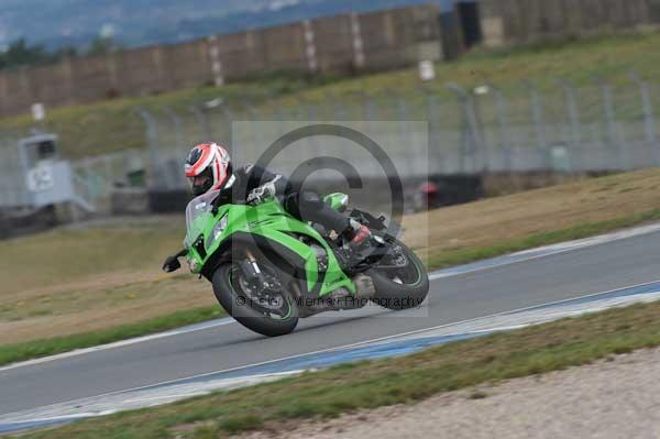 Motorcycle action photographs;Trackday digital images;donington;donington park leicestershire;donington photographs;event digital images;eventdigitalimages;no limits trackday;peter wileman photography;trackday;trackday photos