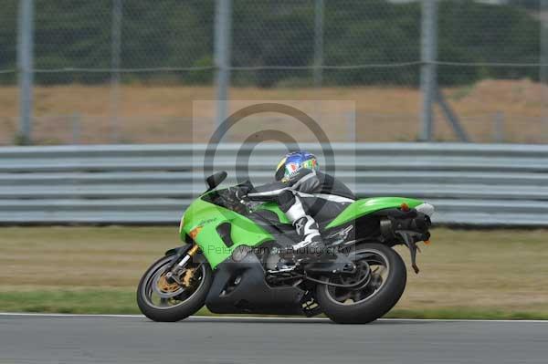 Motorcycle action photographs;Trackday digital images;donington;donington park leicestershire;donington photographs;event digital images;eventdigitalimages;no limits trackday;peter wileman photography;trackday;trackday photos