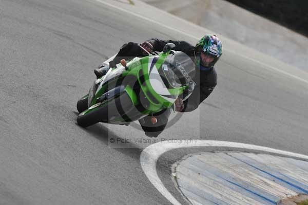 Motorcycle action photographs;Trackday digital images;donington;donington park leicestershire;donington photographs;event digital images;eventdigitalimages;no limits trackday;peter wileman photography;trackday;trackday photos