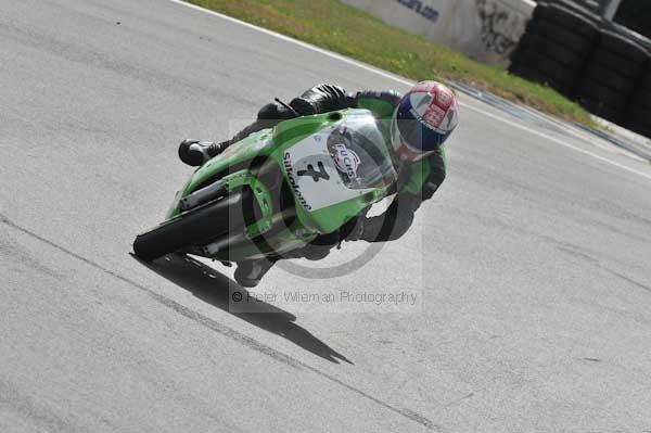 Motorcycle action photographs;Trackday digital images;donington;donington park leicestershire;donington photographs;event digital images;eventdigitalimages;no limits trackday;peter wileman photography;trackday;trackday photos