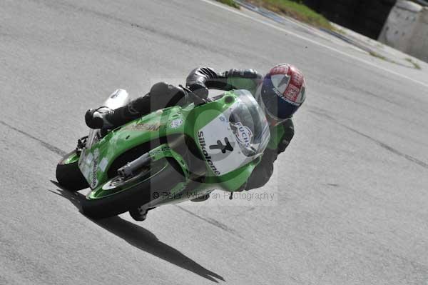 Motorcycle action photographs;Trackday digital images;donington;donington park leicestershire;donington photographs;event digital images;eventdigitalimages;no limits trackday;peter wileman photography;trackday;trackday photos