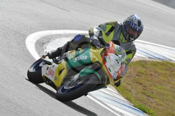 Motorcycle action photographs;Trackday digital images;donington;donington park leicestershire;donington photographs;event digital images;eventdigitalimages;no limits trackday;peter wileman photography;trackday;trackday photos