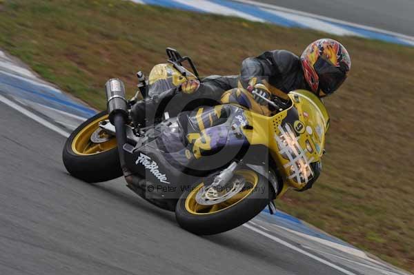 Motorcycle action photographs;Trackday digital images;donington;donington park leicestershire;donington photographs;event digital images;eventdigitalimages;no limits trackday;peter wileman photography;trackday;trackday photos