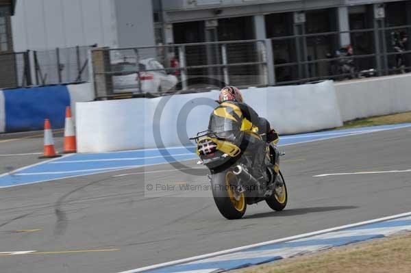 Motorcycle action photographs;Trackday digital images;donington;donington park leicestershire;donington photographs;event digital images;eventdigitalimages;no limits trackday;peter wileman photography;trackday;trackday photos