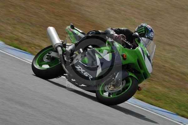 Motorcycle action photographs;Trackday digital images;donington;donington park leicestershire;donington photographs;event digital images;eventdigitalimages;no limits trackday;peter wileman photography;trackday;trackday photos