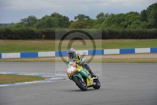 Motorcycle action photographs;Trackday digital images;donington;donington park leicestershire;donington photographs;event digital images;eventdigitalimages;no limits trackday;peter wileman photography;trackday;trackday photos