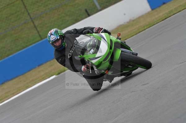 Motorcycle action photographs;Trackday digital images;donington;donington park leicestershire;donington photographs;event digital images;eventdigitalimages;no limits trackday;peter wileman photography;trackday;trackday photos