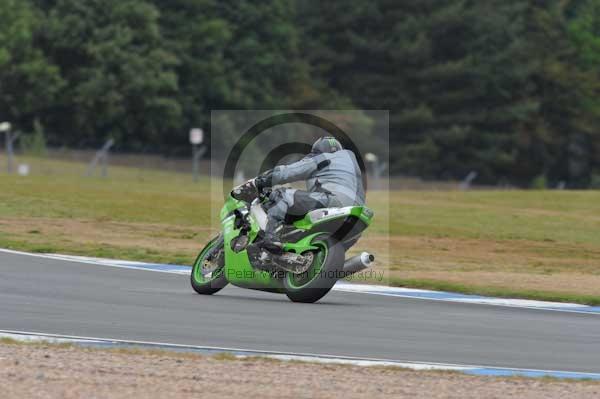 Motorcycle action photographs;Trackday digital images;donington;donington park leicestershire;donington photographs;event digital images;eventdigitalimages;no limits trackday;peter wileman photography;trackday;trackday photos