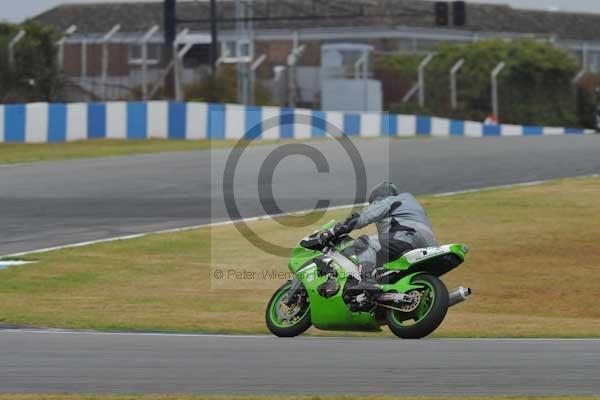 Motorcycle action photographs;Trackday digital images;donington;donington park leicestershire;donington photographs;event digital images;eventdigitalimages;no limits trackday;peter wileman photography;trackday;trackday photos