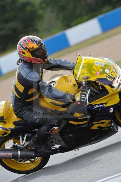Motorcycle action photographs;Trackday digital images;donington;donington park leicestershire;donington photographs;event digital images;eventdigitalimages;no limits trackday;peter wileman photography;trackday;trackday photos
