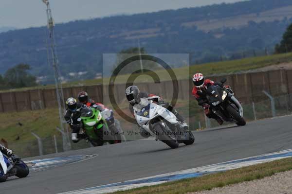 Motorcycle action photographs;Trackday digital images;donington;donington park leicestershire;donington photographs;event digital images;eventdigitalimages;no limits trackday;peter wileman photography;trackday;trackday photos