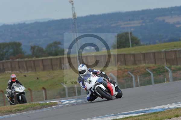 Motorcycle action photographs;Trackday digital images;donington;donington park leicestershire;donington photographs;event digital images;eventdigitalimages;no limits trackday;peter wileman photography;trackday;trackday photos