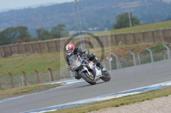 Motorcycle action photographs;Trackday digital images;donington;donington park leicestershire;donington photographs;event digital images;eventdigitalimages;no limits trackday;peter wileman photography;trackday;trackday photos