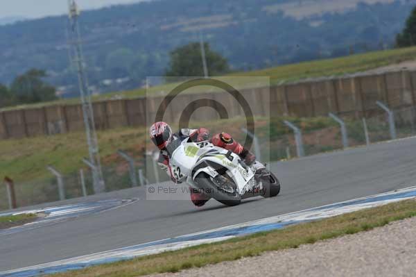 Motorcycle action photographs;Trackday digital images;donington;donington park leicestershire;donington photographs;event digital images;eventdigitalimages;no limits trackday;peter wileman photography;trackday;trackday photos