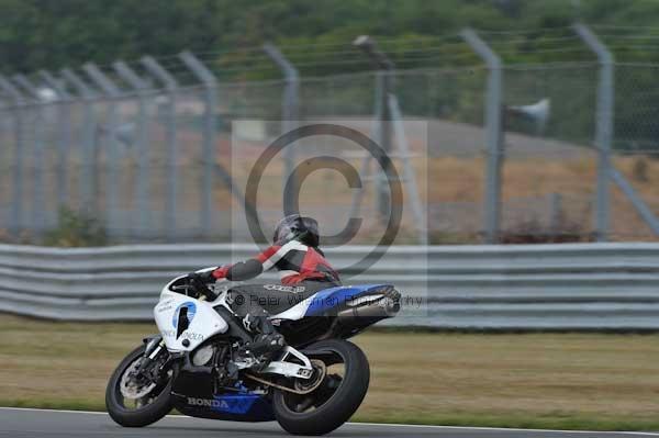 Motorcycle action photographs;Trackday digital images;donington;donington park leicestershire;donington photographs;event digital images;eventdigitalimages;no limits trackday;peter wileman photography;trackday;trackday photos