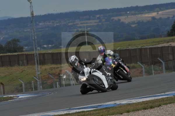 Motorcycle action photographs;Trackday digital images;donington;donington park leicestershire;donington photographs;event digital images;eventdigitalimages;no limits trackday;peter wileman photography;trackday;trackday photos