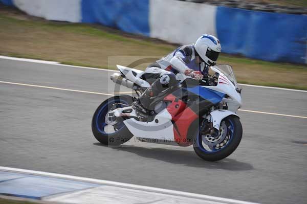 Motorcycle action photographs;Trackday digital images;donington;donington park leicestershire;donington photographs;event digital images;eventdigitalimages;no limits trackday;peter wileman photography;trackday;trackday photos