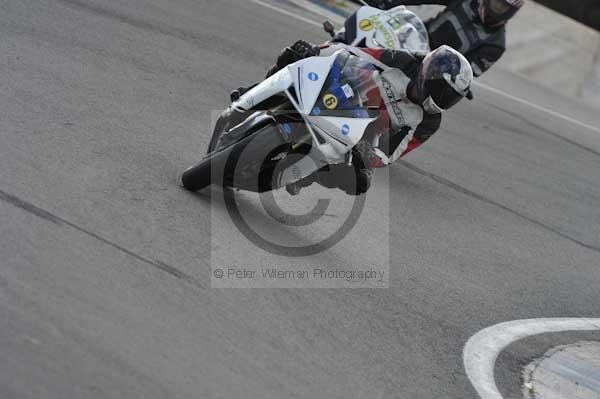 Motorcycle action photographs;Trackday digital images;donington;donington park leicestershire;donington photographs;event digital images;eventdigitalimages;no limits trackday;peter wileman photography;trackday;trackday photos