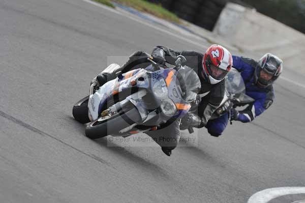 Motorcycle action photographs;Trackday digital images;donington;donington park leicestershire;donington photographs;event digital images;eventdigitalimages;no limits trackday;peter wileman photography;trackday;trackday photos