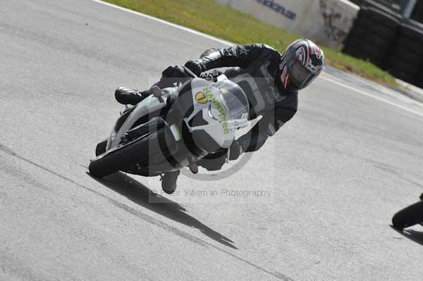 Motorcycle action photographs;Trackday digital images;donington;donington park leicestershire;donington photographs;event digital images;eventdigitalimages;no limits trackday;peter wileman photography;trackday;trackday photos