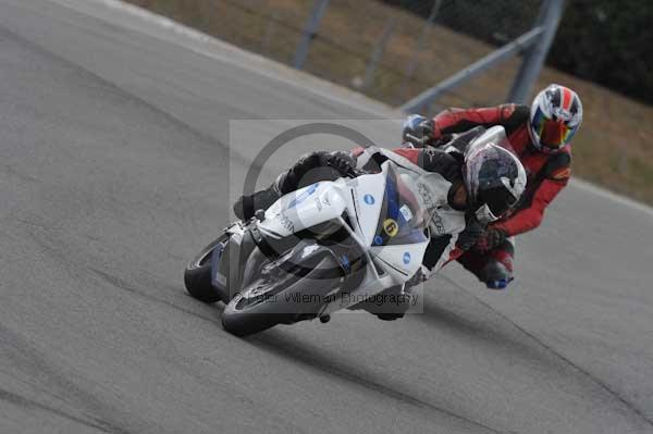 Motorcycle action photographs;Trackday digital images;donington;donington park leicestershire;donington photographs;event digital images;eventdigitalimages;no limits trackday;peter wileman photography;trackday;trackday photos