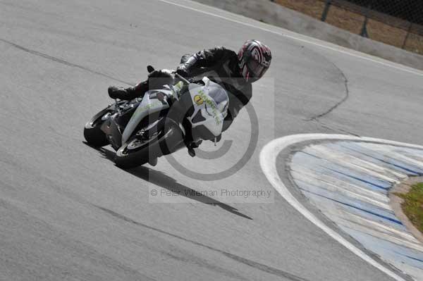 Motorcycle action photographs;Trackday digital images;donington;donington park leicestershire;donington photographs;event digital images;eventdigitalimages;no limits trackday;peter wileman photography;trackday;trackday photos