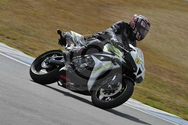 Motorcycle action photographs;Trackday digital images;donington;donington park leicestershire;donington photographs;event digital images;eventdigitalimages;no limits trackday;peter wileman photography;trackday;trackday photos