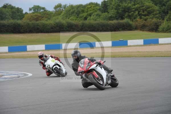 Motorcycle action photographs;Trackday digital images;donington;donington park leicestershire;donington photographs;event digital images;eventdigitalimages;no limits trackday;peter wileman photography;trackday;trackday photos