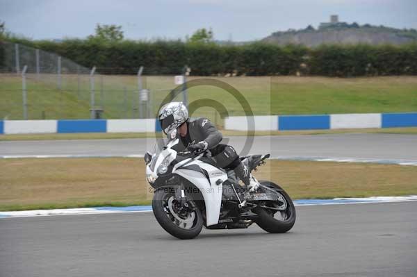 Motorcycle action photographs;Trackday digital images;donington;donington park leicestershire;donington photographs;event digital images;eventdigitalimages;no limits trackday;peter wileman photography;trackday;trackday photos