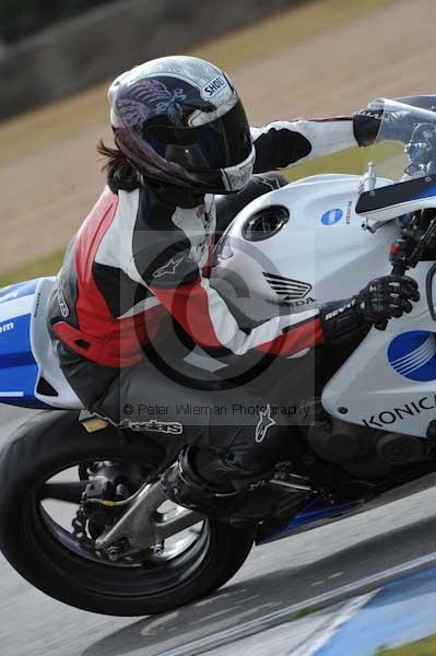 Motorcycle action photographs;Trackday digital images;donington;donington park leicestershire;donington photographs;event digital images;eventdigitalimages;no limits trackday;peter wileman photography;trackday;trackday photos