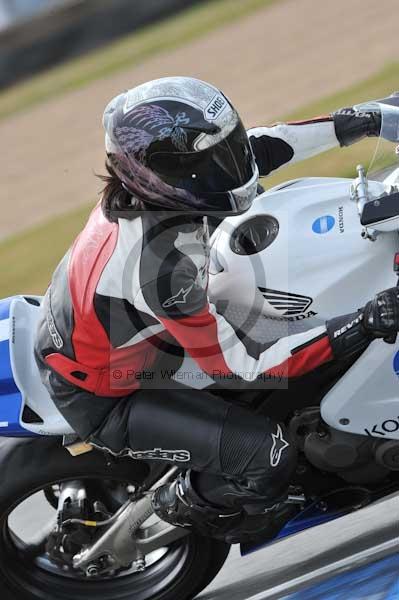 Motorcycle action photographs;Trackday digital images;donington;donington park leicestershire;donington photographs;event digital images;eventdigitalimages;no limits trackday;peter wileman photography;trackday;trackday photos