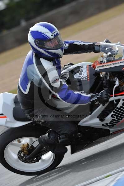 Motorcycle action photographs;Trackday digital images;donington;donington park leicestershire;donington photographs;event digital images;eventdigitalimages;no limits trackday;peter wileman photography;trackday;trackday photos