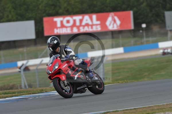 Motorcycle action photographs;Trackday digital images;donington;donington park leicestershire;donington photographs;event digital images;eventdigitalimages;no limits trackday;peter wileman photography;trackday;trackday photos