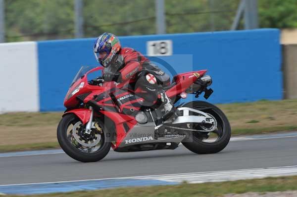 Motorcycle action photographs;Trackday digital images;donington;donington park leicestershire;donington photographs;event digital images;eventdigitalimages;no limits trackday;peter wileman photography;trackday;trackday photos