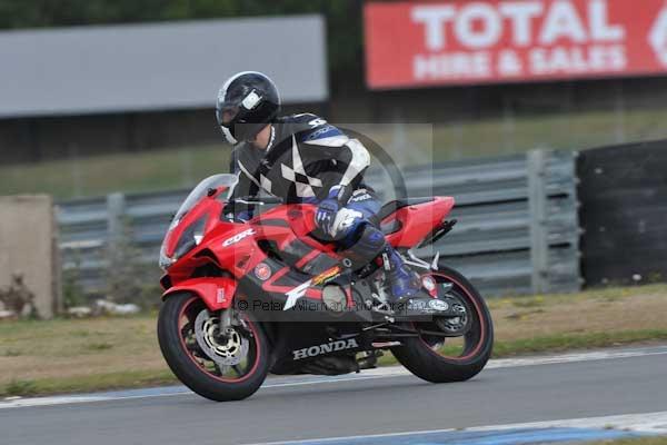 Motorcycle action photographs;Trackday digital images;donington;donington park leicestershire;donington photographs;event digital images;eventdigitalimages;no limits trackday;peter wileman photography;trackday;trackday photos