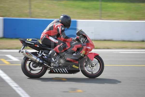 Motorcycle action photographs;Trackday digital images;donington;donington park leicestershire;donington photographs;event digital images;eventdigitalimages;no limits trackday;peter wileman photography;trackday;trackday photos