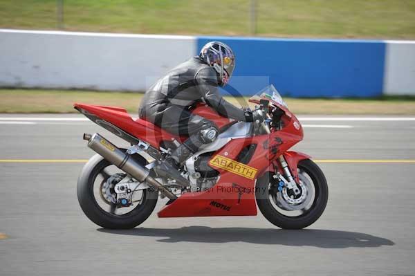 Motorcycle action photographs;Trackday digital images;donington;donington park leicestershire;donington photographs;event digital images;eventdigitalimages;no limits trackday;peter wileman photography;trackday;trackday photos