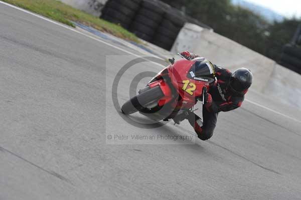 Motorcycle action photographs;Trackday digital images;donington;donington park leicestershire;donington photographs;event digital images;eventdigitalimages;no limits trackday;peter wileman photography;trackday;trackday photos